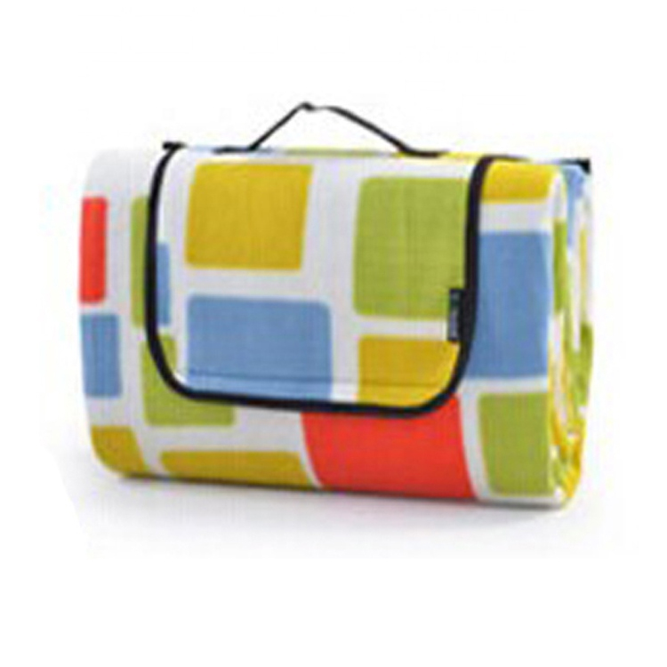 Vízálló hátú nagy kempingszőnyeg piknikhez