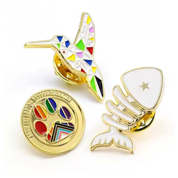 Nagykereskedelmi egyedi KPOP Anime Metal Crafts Glitter Pearl Enamel